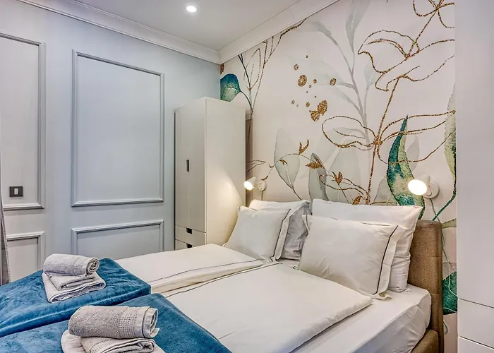 Leone Central Luxury Apartments - Happy Rentals